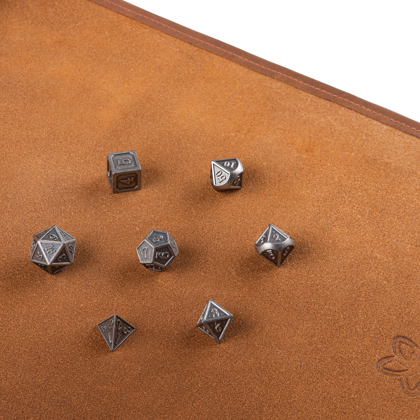 Roll Up RPG Dice Mat including Iron metal set - Tobacco
