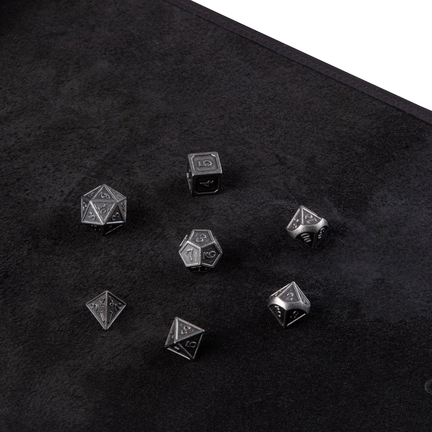 Roll Up RPG Dice Mat including Iron metal set - Pure Black